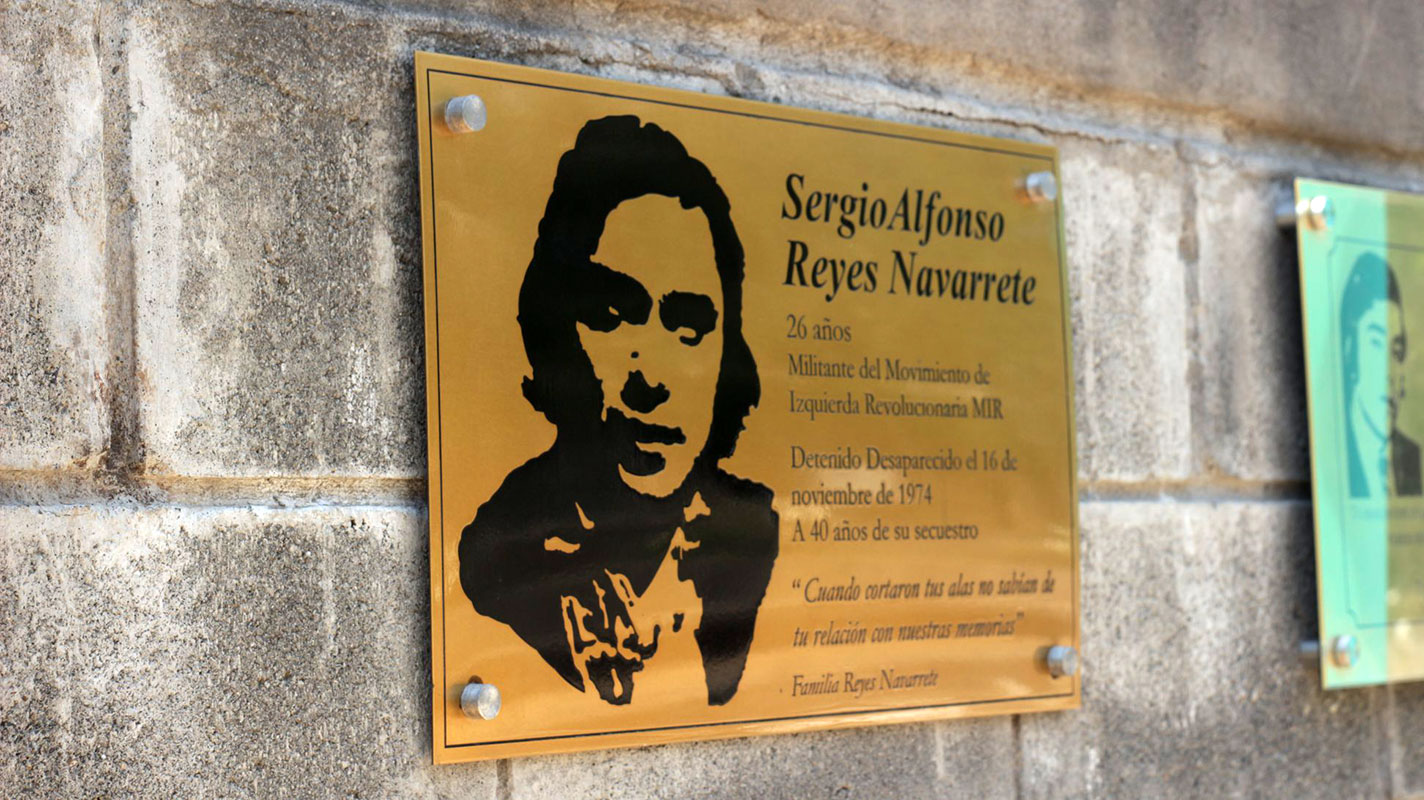 Placa a Sergio Reyes Navarrete